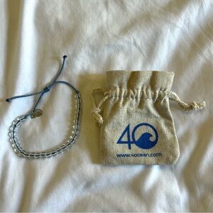 4 Ocean Signature Bracelet 4ocean Beaded bracelets clear bead blue string